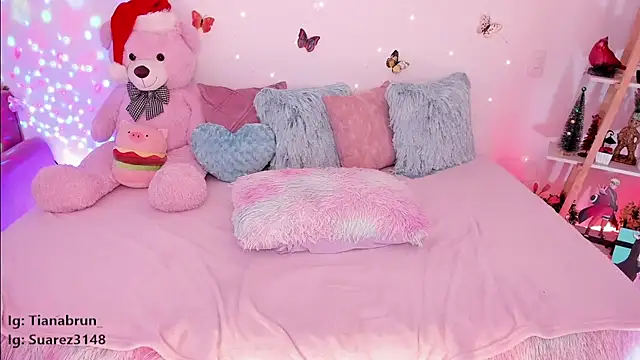 Zara uwu  online show from 12/05/24, 02:33