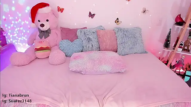 Zara uwu  online show from 12/10/24, 01:11