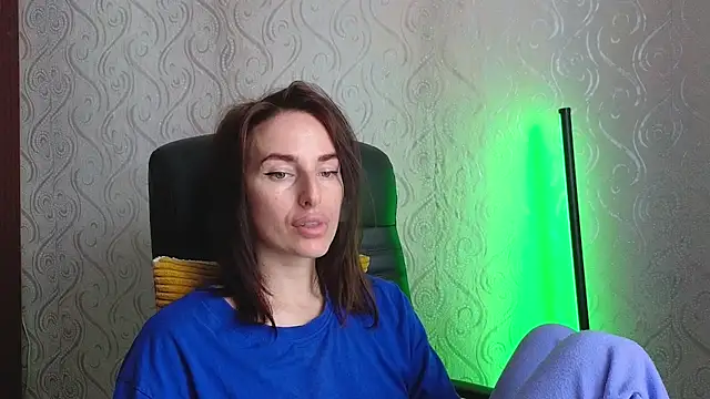 xx adrihanna xx online show from 06/01/26, 06:15