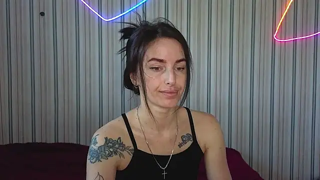 xx adrihanna xx online show from 06/25/26, 05:23