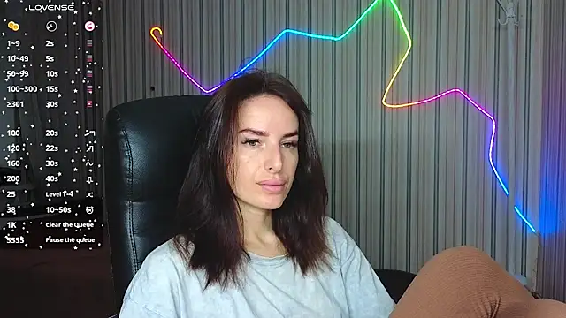 xx adrihanna xx online show from 07/24/26, 06:00