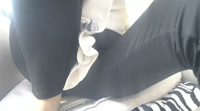 Snapshot of Web_Lady chatting on 02/18/25, 03:32 Web Lady online show from 02/18/25, 03:32