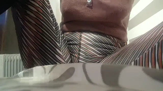 Snapshot of Web_Lady chatting on 09/28/25, 05:07 Web Lady online show from 09/28/25, 05:07