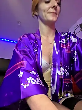 Snapshot of Ladykimberly_XOXO chatting on 09/27/25, 08:36 Ladykimberly XOXO online show from 09/27/25, 08:36