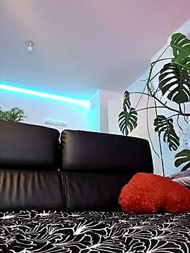 Snapshot of Ladykimberly_XOXO chatting on 10/18/25, 08:53 Ladykimberly XOXO online show from 10/18/25, 08:53