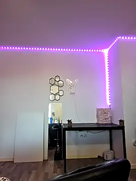 Snapshot of Ladykimberly_XOXO chatting on 10/24/25, 07:05 Ladykimberly XOXO online show from 10/24/25, 07:05