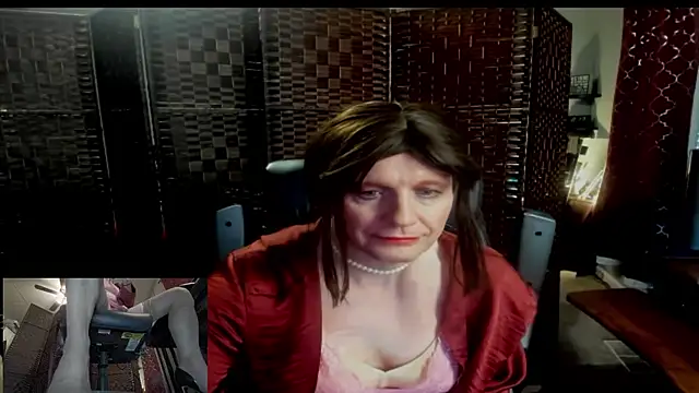 Snapshot of CharlotteAshton chatting on 07/26/26, 01:18 CharlotteAshton online show from 07/26/26, 01:18