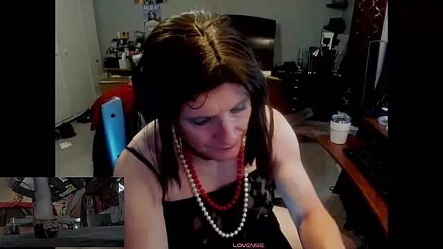 Snapshot of CharlotteAshton chatting on 07/28/26, 02:13 CharlotteAshton online show from 07/28/26, 02:13