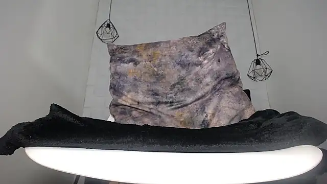 wendy rivera  online show from 12/06/24, 12:05