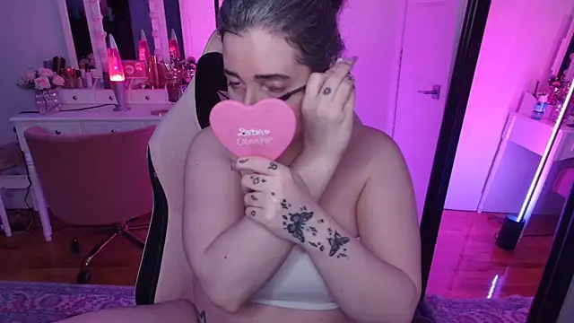 Snapshot of rachelbrooksxx chatting on 10/28/25, 04:31 rachelbrooksxx online show from 10/28/25, 04:31