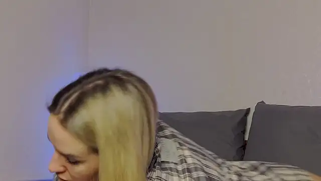 SofiJames online show from 12/17/24, 06:13