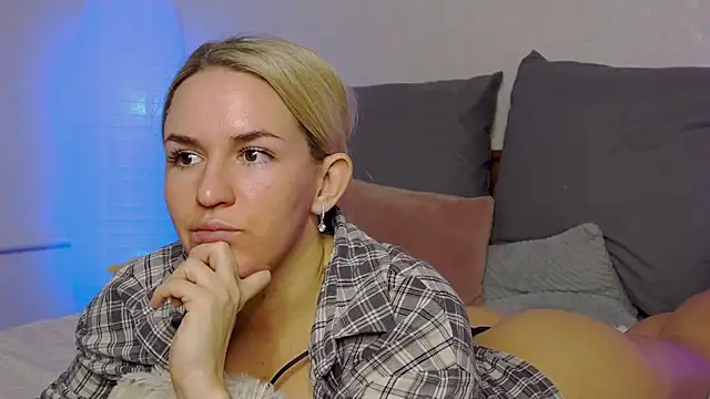 SofiJames online show from 12/29/24, 08:55