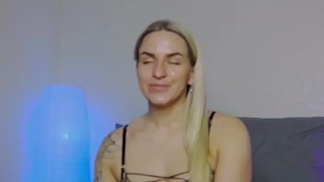 SofiJames online show from 01/03/25, 06:01