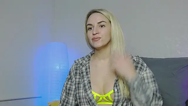 SofiJames online show from 01/11/25, 06:14