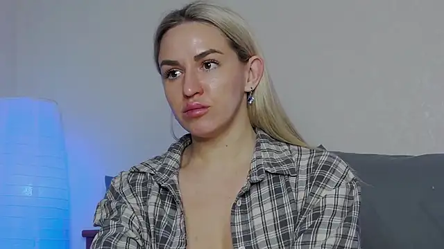 SofiJames online show from 01/15/25, 09:56