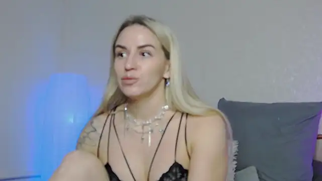 SofiJames online show from 01/18/25, 05:52