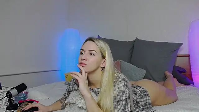 SofiJames online show from 02/01/25, 06:32