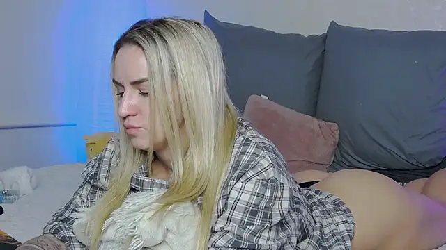 SofiJames online show from 02/06/25, 09:53