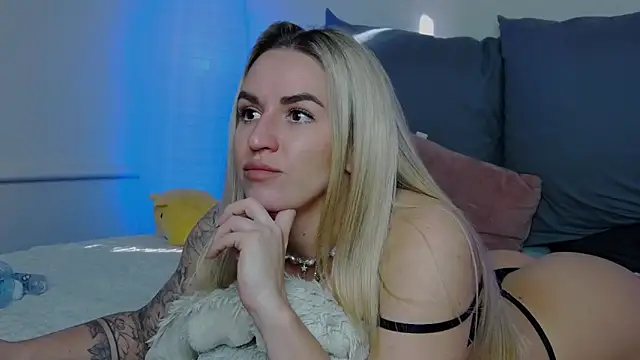 SofiJames online show from 02/08/25, 06:22