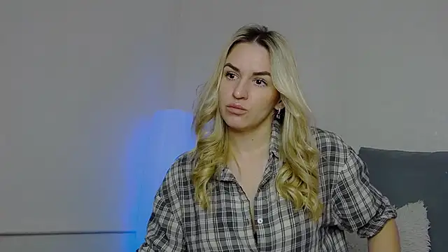 SofiJames online show from 02/16/25, 06:32