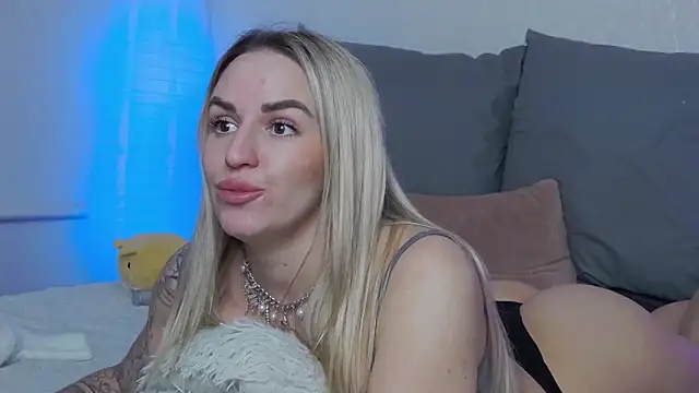 SofiJames online show from 03/08/25, 06:21