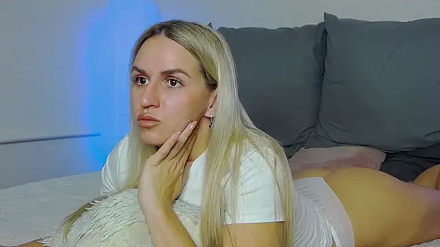 SofiJames online show from 10/19/25, 07:09