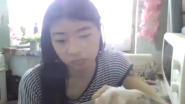 CarlyJoy online show from 06/03/26, 10:40