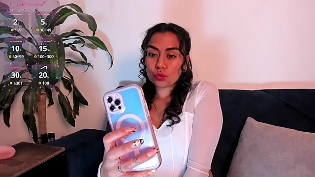 Snapshot of im_amber chatting on 11/05/25, 01:44 im amber online show from 11/05/25, 01:44