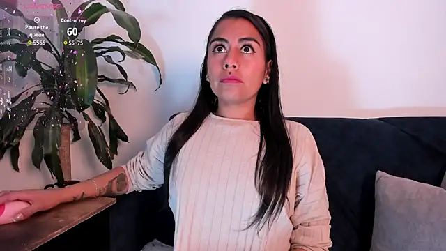 Snapshot of im_amber chatting on 11/11/25, 01:33 im amber online show from 11/11/25, 01:33