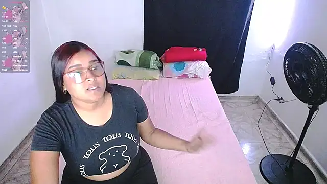 Snapshot of violeta_rous chatting on 12/17/25, 02:50 violeta rous online show from 12/17/25, 02:50