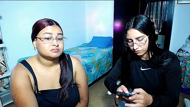 Snapshot of violeta_rous chatting on 02/04/26, 03:40 violeta rous online show from 02/04/26, 03:40