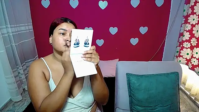 Snapshot of violeta_rous chatting on 05/16/26, 03:11 violeta rous online show from 05/16/26, 03:11