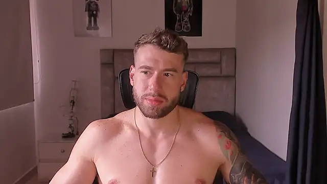 Snapshot of paul_rogerr chatting on 11/02/25, 04:42 paul rogerr online show from 11/02/25, 04:42