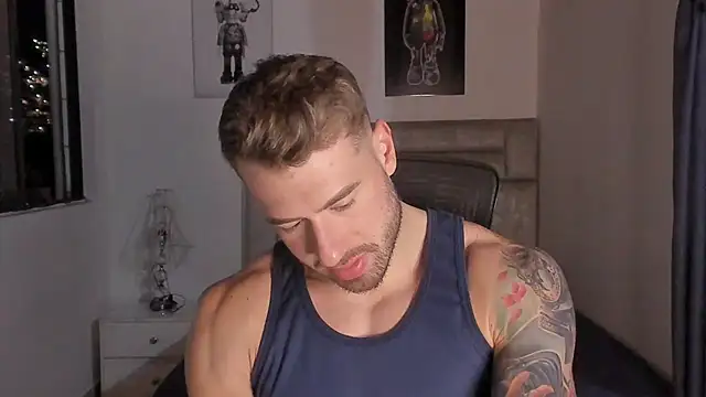 Snapshot of paul_rogerr chatting on 11/15/25, 02:09 paul rogerr online show from 11/15/25, 02:09