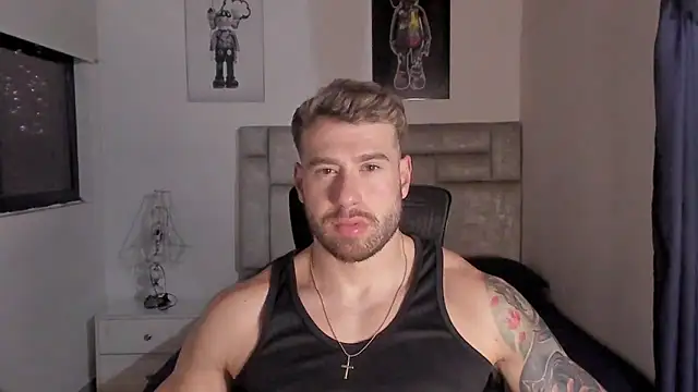 Snapshot of paul_rogerr chatting on 11/17/25, 12:49 paul rogerr online show from 11/17/25, 12:49