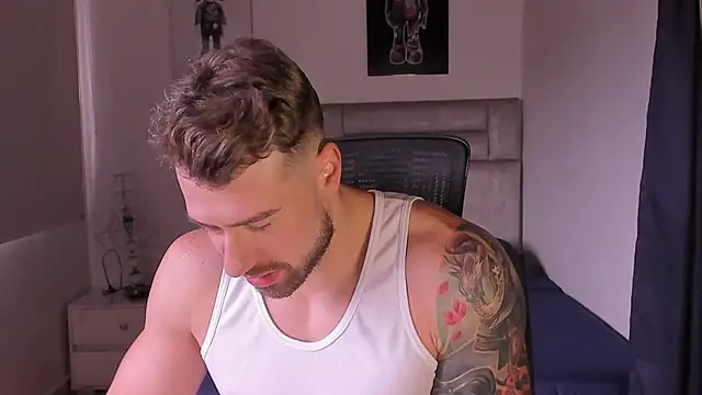 Snapshot of paul_rogerr chatting on 12/02/25, 01:28 paul rogerr online show from 12/02/25, 01:28