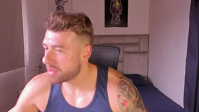 Snapshot of paul_rogerr chatting on 12/05/25, 01:52 paul rogerr online show from 12/05/25, 01:52