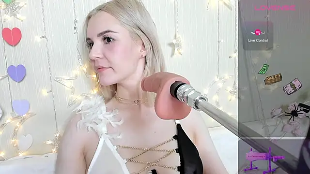 Kaya Devis online show from 11/02/25, 04:37