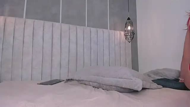 chloe d online show from 01/04/25, 10:16