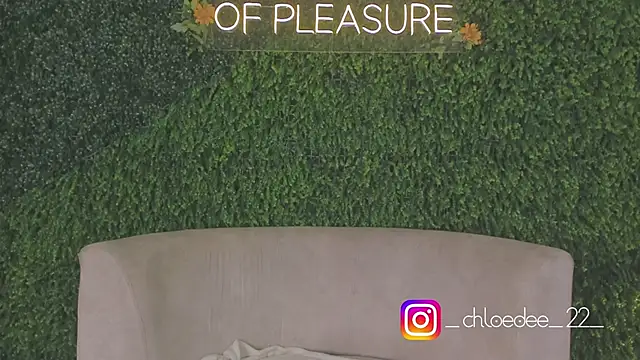 chloe d online show from 10/07/25, 12:24