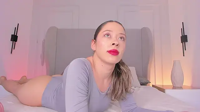 Snapshot of chloe_d chatting on 10/29/25, 11:56 chloe d online show from 10/29/25, 11:56