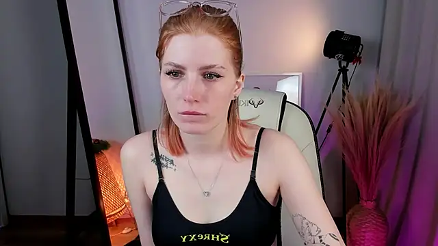 Snapshot of Mira__Blush chatting on 12/29/24, 01:38 Mira  Blush online show from 12/29/24, 01:38