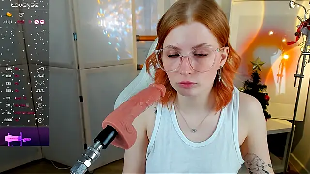 Snapshot of Mira__Blush chatting on 01/02/25, 02:43 Mira  Blush online show from 01/02/25, 02:43