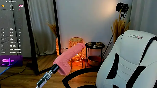 Snapshot of Mira__Blush chatting on 01/25/25, 01:10 Mira  Blush online show from 01/25/25, 01:10