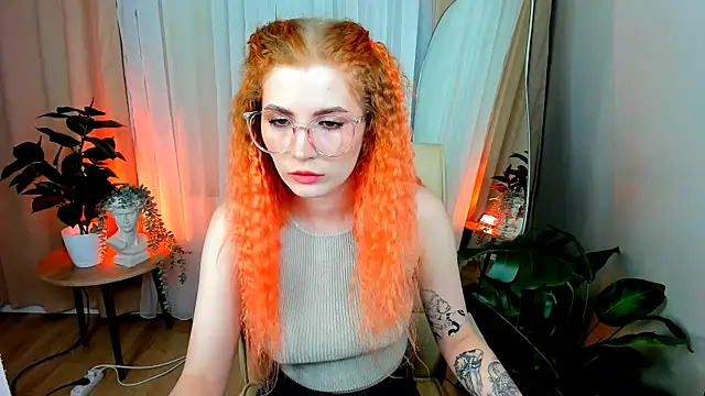 Snapshot of Mira__Blush chatting on 02/08/25, 01:33 Mira  Blush online show from 02/08/25, 01:33