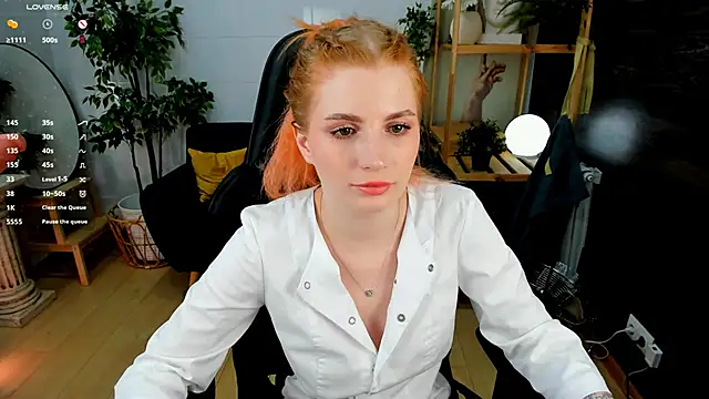 Snapshot of Mira__Blush chatting on 02/10/25, 01:35 Mira  Blush online show from 02/10/25, 01:35