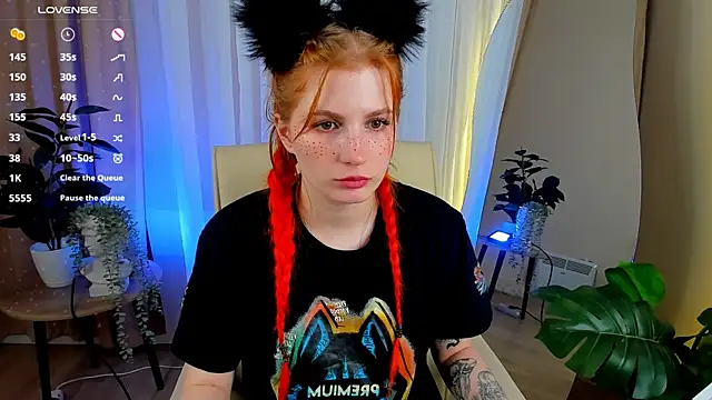 Snapshot of Mira__Blush chatting on 02/24/25, 02:40 Mira  Blush online show from 02/24/25, 02:40