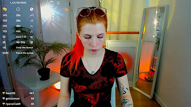 Snapshot of Mira__Blush chatting on 02/28/25, 09:58 Mira  Blush online show from 02/28/25, 09:58