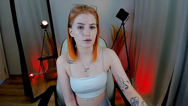 Snapshot of Mira__Blush chatting on 03/06/25, 08:37 Mira  Blush online show from 03/06/25, 08:37