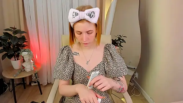 Snapshot of Mira__Blush chatting on 03/19/25, 08:54 Mira  Blush online show from 03/19/25, 08:54